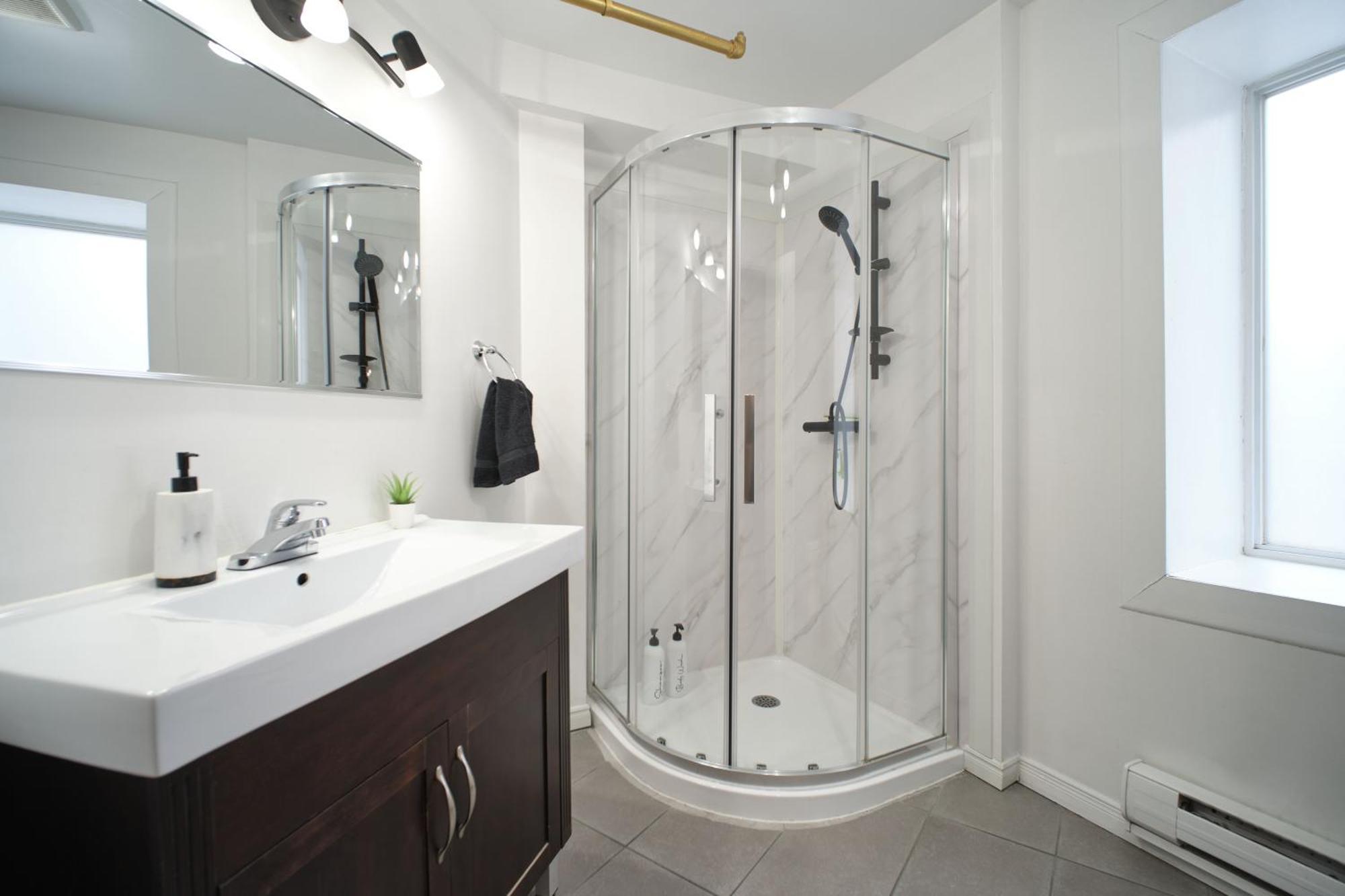 Deluxe Estate // Two In One Downtown *