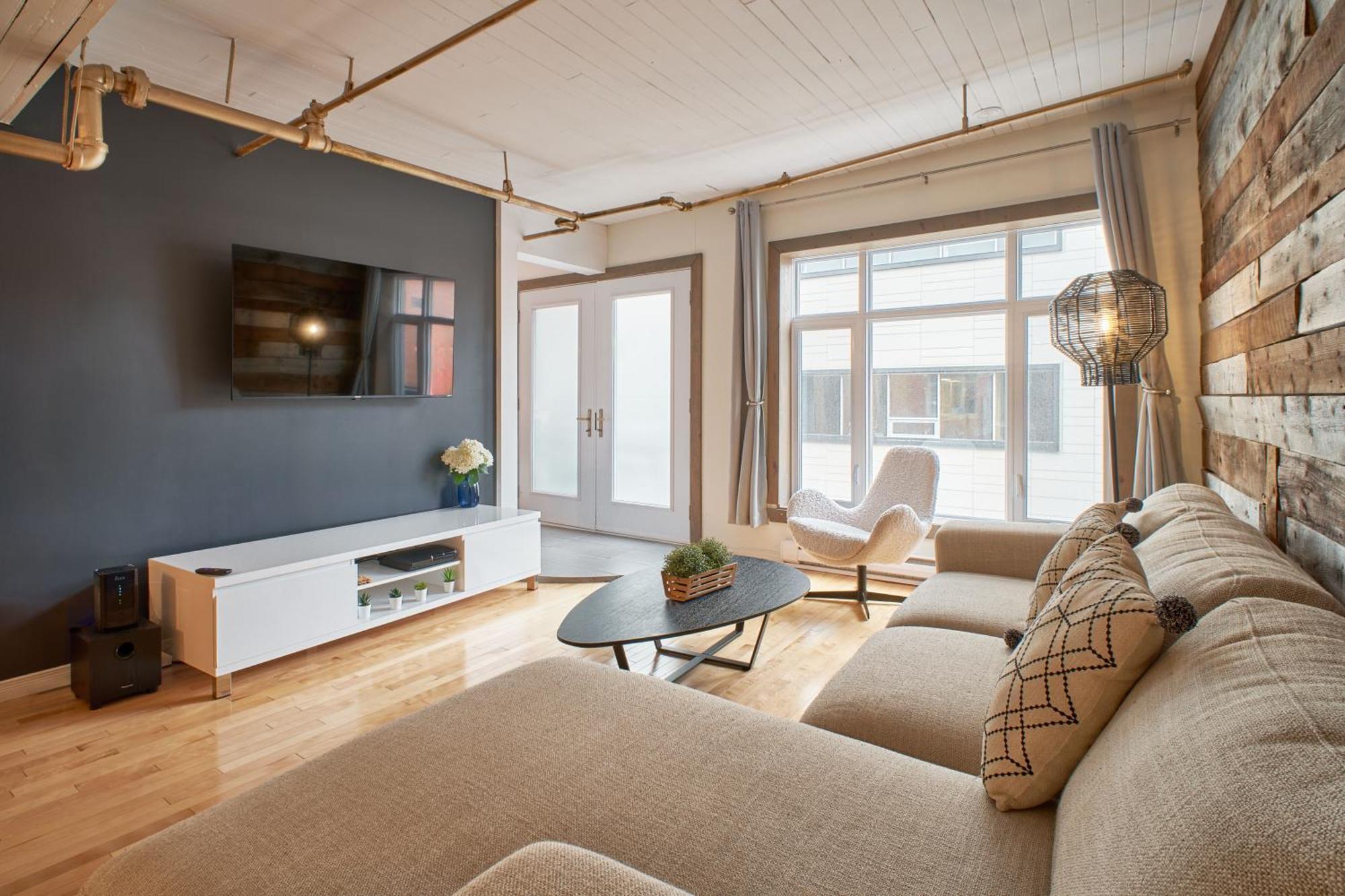 Deluxe Estate // Two In One Downtown *